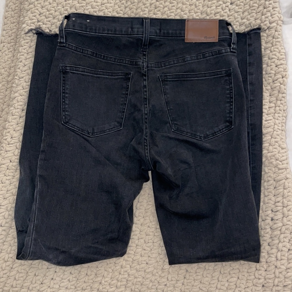 Madewell 9” high rise Distressed Skinny Jeans - Picture 4 of 4